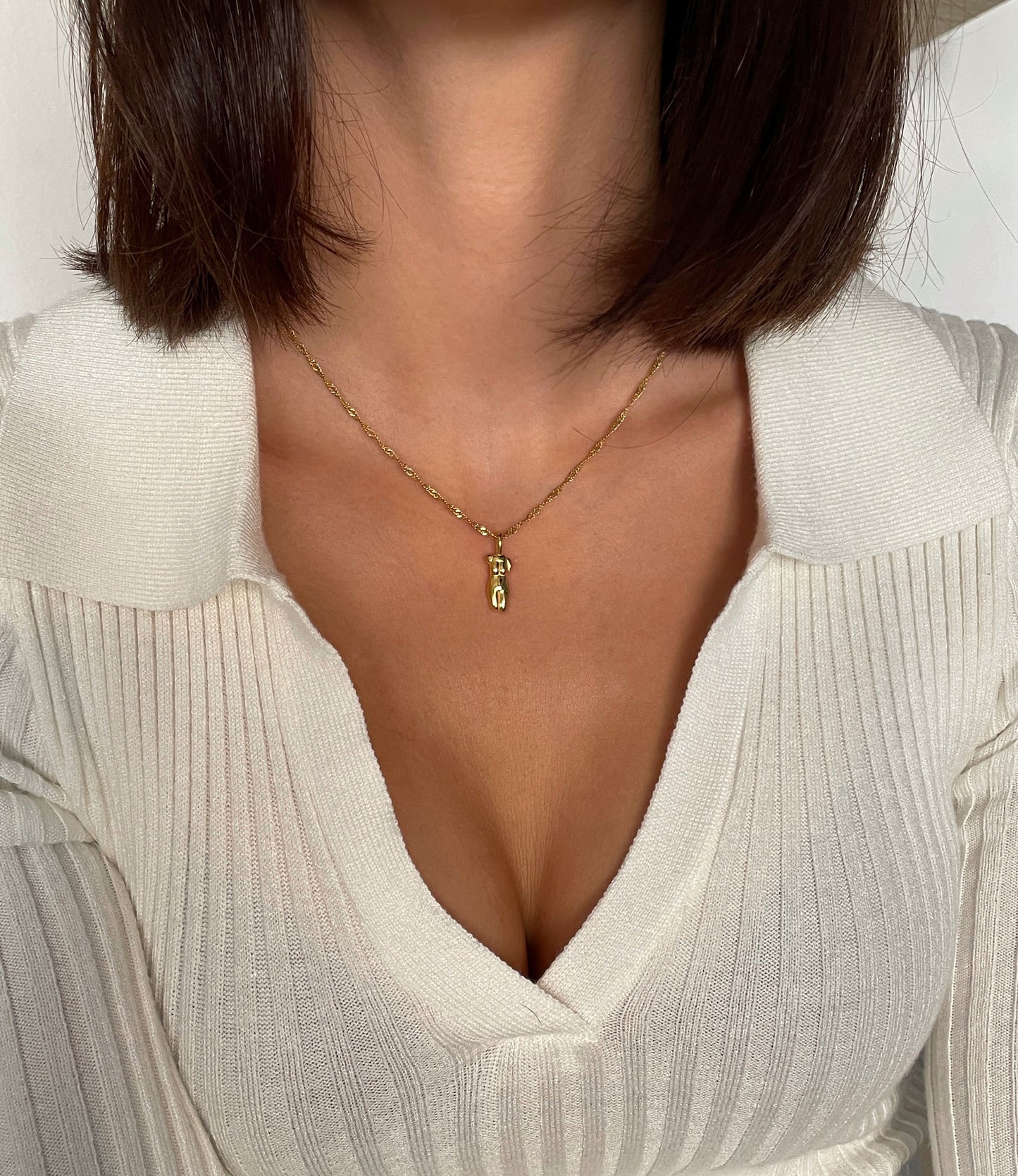 Collar Woman